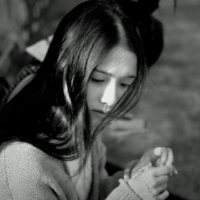 女孩の 如今我们所有的遗憾和