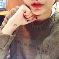 = =  ! ! ! ! ! 世间有情痴，无关风与