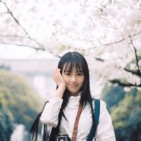 武大校花 【黄灿灿】 这样想，一个人承受的