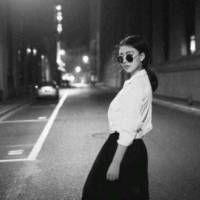 小美人. 我也不过是 被感情困
