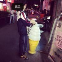 他说我们要一直在一起 嗯所有人拥向你我就想