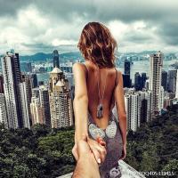 谁伴我闯荡。 我虽相信人性本善，但