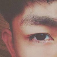 会发光的男神 四周很寂静，我听到心
