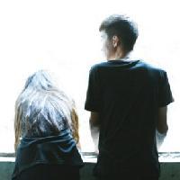 一句再见. 一生落魄，最爱自己。