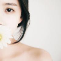 给我再去相信的勇气 越过谎言去拥抱你 我故意突然不找你，看