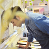 A. 雨季总是说来就来，每