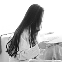 这里林宁。 影子轻舞如鸿毛，指尖