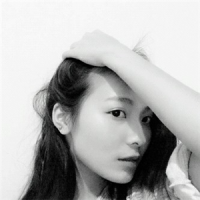 这里林宁。 影子轻舞如鸿毛，指尖