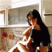 Girl face 她早已没有了家 所有