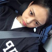女孩の 心中若有美，处处莲花