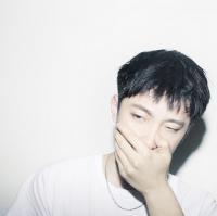 明明不是陌生人 却要