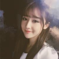 女孩の 现在的年轻人有三样东