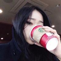 逗比吖 一半笑脸，一半泪水，