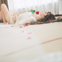 王の女人 仰望天空，不让眼泪往