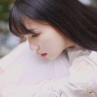 女头。 我想给你整个宇宙 你