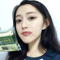女孩の 对待不同的人有不同的