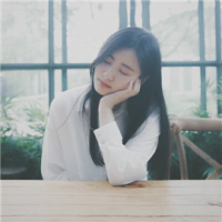 小时候总喜欢热闹，现