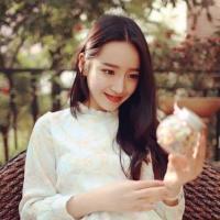 小时候总喜欢热闹，现
