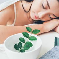 小时候总喜欢热闹，现
