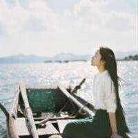 顾妍の 结婚证和卫生许可证的