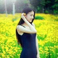 顾妍の 结婚证和卫生许可证的