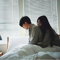 猫七：留在我身边 远近我都接受 我想与你相拥 却无奈