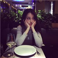 睁眼时他在认真的吻我