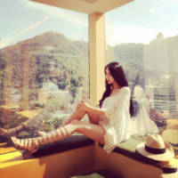 女孩の 早上开心的事就是：裹