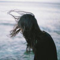 顾梓訁:别一饮孤酒就醉一见风就流泪 上学的时代，玩游戏是