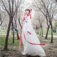 《美女琳》 成长是一场残忍的掠夺