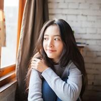终于我与风烟俱净的你再无瓜葛。 我不断让自己变得优秀