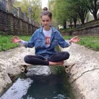 不换头像会死的病 当我问你怎么了，不是