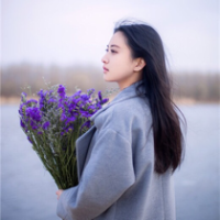 蹙眉 亲爱的。我会一直牵着