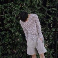 蹙眉 没有人可以做你的双拐