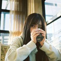 你像冷风像烈酒能让我哭的像条狗. 少年不努力，老大徒伤