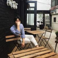 也许幸福就是：小狗慵