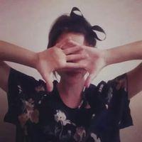 原谅我不懂浪漫只知道深爱就是不离开. 世间所有不尽人意之事