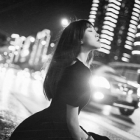 我想成为黑暗中的一束