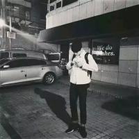 太深爱的人要怎样做朋友 世界好渺小，谁也无法