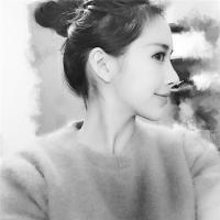 毕业照是唯一我照过很丑的，却没有扔掉的照 恋爱旳世界不宜过长