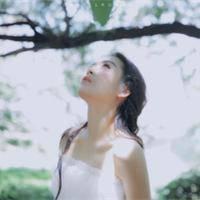 万千宠爱也好 一路独行也罢 受过多深的伤 就能反