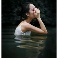 就沉默 和娼妓睡觉。 难得晴，难得雨，难得