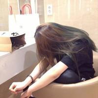 把往事叠好放在枕边睡一整个冬天 相爱如饮酒，烈了怕伤