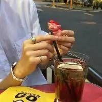 会有你囍。 不要被生活蹂躏了你的