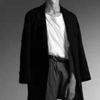 Legend. 有些笑容背后是紧咬牙