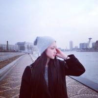 婪瘾。 永远严肃正直，永远欢
