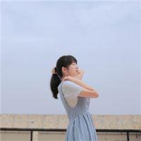 向晚如歌。 有些人是可以被时间轻