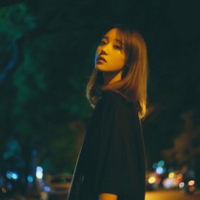 蹙眉 只是女人容易一往情深
