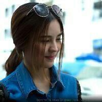 Li Hai Na. 交个知心朋友比一段不
