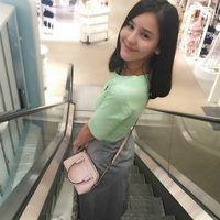 Li Hai Na. 交个知心朋友比一段不